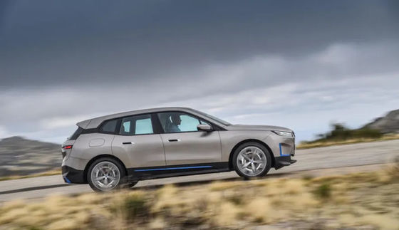 BMW IX Xdrive40 AWD Long Range EV Cars 200km/h Kendaraan EV SUV Berkecepatan Tinggi