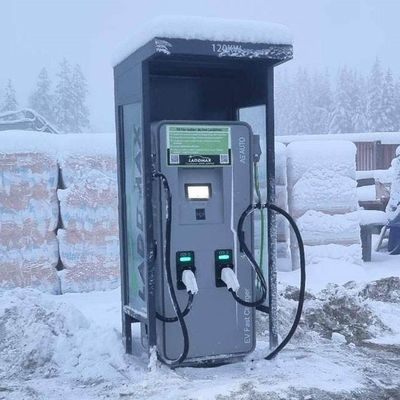 Peralatan Pasokan Kendaraan Listrik Komersial 120kw IP55 EV DC Fast Charger 60HZ