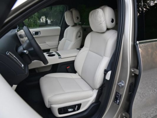 Baterai 42.8kWh SUV Listrik 6 Kursi