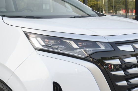 Denza D9 MPV EV Mobil 571nm baterai besi lithium 4WD SUV Listrik 180km / jam