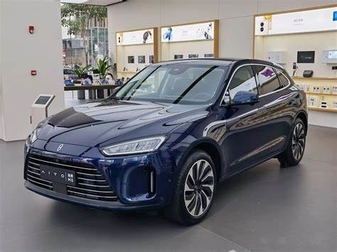 Ukuran Sedang 0,5j Pengisian Cepat Mobil Listrik Ruang Besar RWD AITO M5 200km/jam