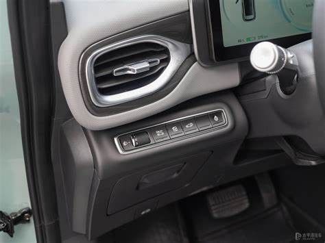 Tangan Kiri Mobil Listrik AION V Jarak 500km Mobil SUV 5 Seater Untuk Remaja Dewasa