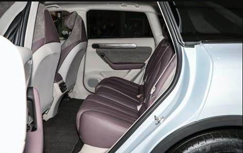 Otomotif Kendaraan Listrik Berkecepatan Tinggi SUV Energi Baru Lingpao C11 Untuk Orang Dewasa