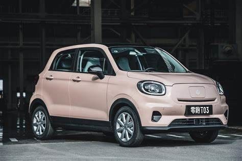 Mobil SUV Listrik Kecil 100km / jam Leapmotor T03 CLTC 403km EV Kendaraan SUV