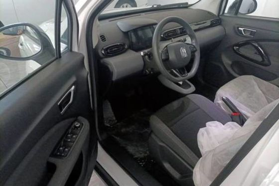 Mobil SUV Listrik Kecil 100km / jam Leapmotor T03 CLTC 403km EV Kendaraan SUV