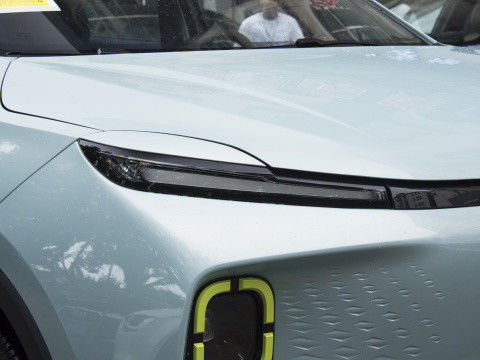 SUV Kecil Mobil Listrik Ramah Lingkungan Geely Geometry E 320km 401km 5 Pintu 5 Kursi