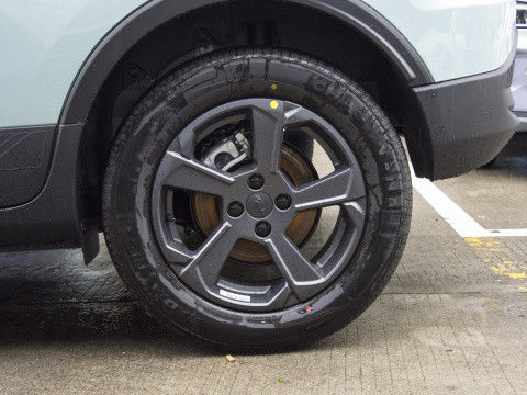 SUV Kecil Mobil Listrik Ramah Lingkungan Geely Geometry E 320km 401km 5 Pintu 5 Kursi