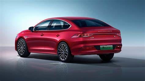 Mobil Listrik Sedang 400km