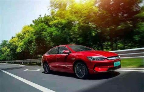 Mobil Listrik Sedang 400km