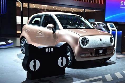 Mobil Listrik Mini EV 351KM Euler Black Cat Kendaraan Energi Baru 102km / jam Untuk Wanita