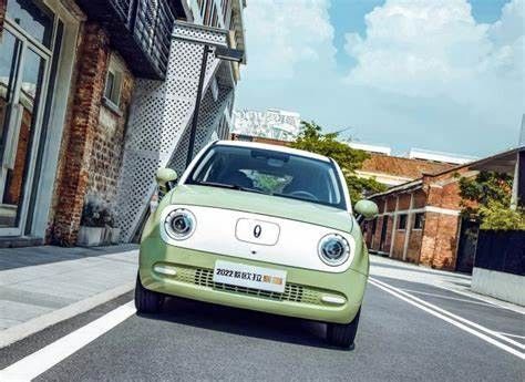 Mobil Listrik Mini EV 351KM Euler Black Cat Kendaraan Energi Baru 102km / jam Untuk Wanita