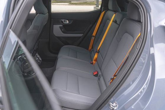 Polestar 2 Mobil Listrik Besar 485km Pengisian Cepat Mobil SUV 4 Seater 160km / jam