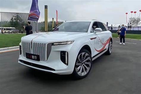 Deluxe Mobil Listrik Besar SUV Hongqi E-HS9 120kWh Jangkauan 660km