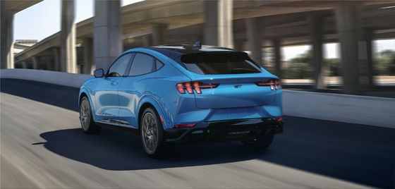 Kendaraan Ford Medium Electric Car Masa Pakai Baterai Panjang 200km/H Kecepatan Maks