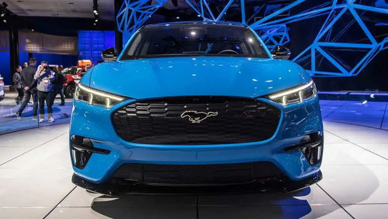 Kendaraan Ford Medium Electric Car Masa Pakai Baterai Panjang 200km/H Kecepatan Maks