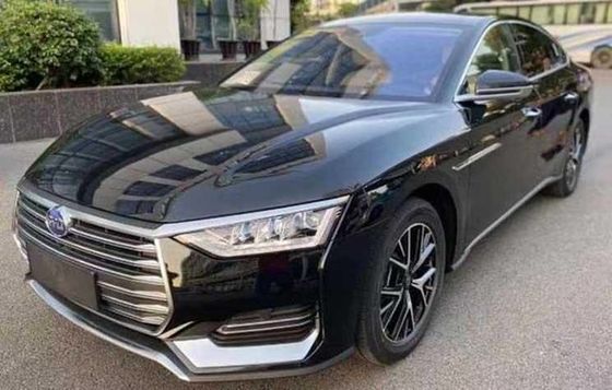 BYD E9 Mobil Listrik Besar Sedan Mewah Drive Tangan Kiri 185km / jam Jangkauan 506km