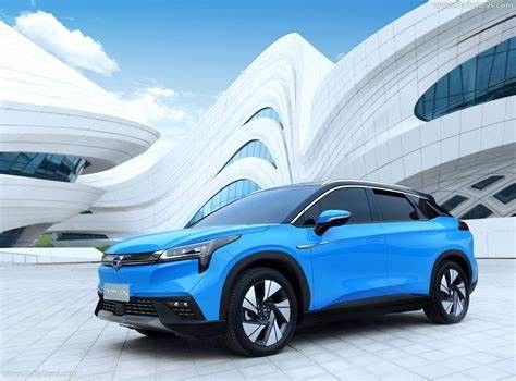 110km / H GAC AION Mobil Listrik 5 Pintu 5 Seater Mobil Sedan Baterai Lithium Ion