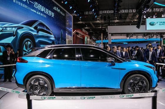 110km / H GAC AION Mobil Listrik 5 Pintu 5 Seater Mobil Sedan Baterai Lithium Ion