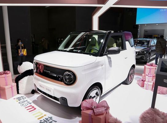Geely Panda Mini EV Mobil 4 Kursi Hatchback Listrik Energi Baru 120km NEDC