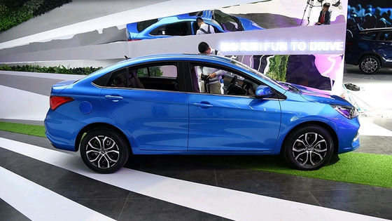 Chery Arrizo E Mobil Listrik Murni Pengisian Cepat Mobil SUV 5 Seater 4 Pintu Jangkauan 401km