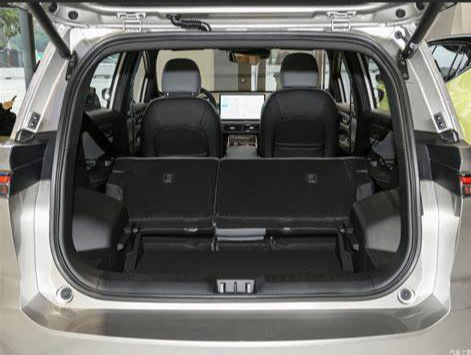 Hycan Z03 Mobil Listrik Murni Rentang 430km 5 Seater Mobil SUV AWD Drive 140km / jam