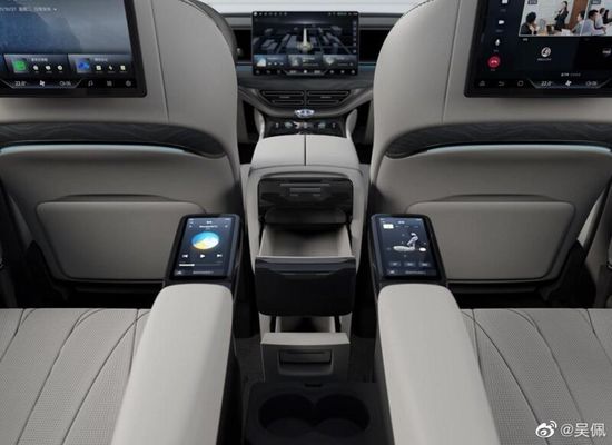 Denza D9 MPV EV Mobil 571nm baterai besi lithium 4WD SUV Listrik 180km / jam