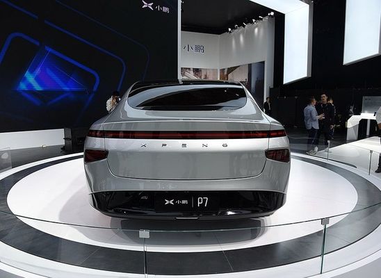Mobil Listrik Limusin Cerdas Xpeng P7 Nedc 2WD 4WD 480 586 670 Rentang 706km