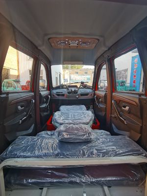 Sepeda roda tiga penumpang bertenaga bensin tertutup dengan multi warna Kecepatan maksimum 70km/H