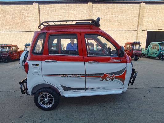 Sepeda roda tiga penumpang bertenaga bensin tertutup dengan multi warna Kecepatan maksimum 70km/H