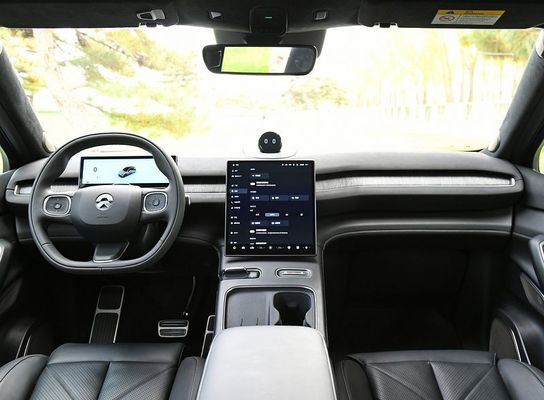 SUV di NIO EC7 75kWh Mobil Listrik Dengan Motor Mengirim 480 KW