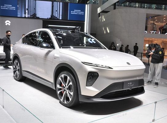 SUV di NIO EC7 75kWh Mobil Listrik Dengan Motor Mengirim 480 KW