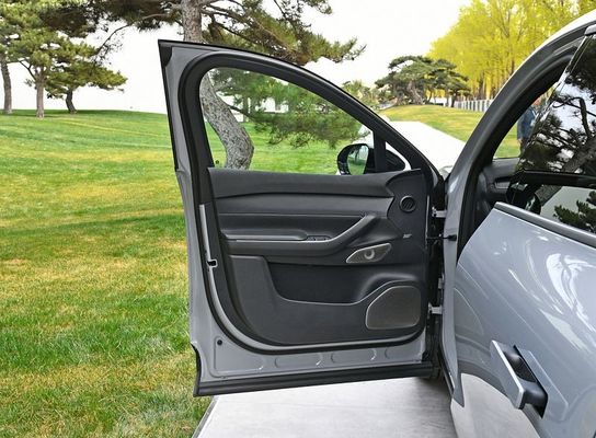 SUV di NIO EC7 75kWh Mobil Listrik Dengan Motor Mengirim 480 KW