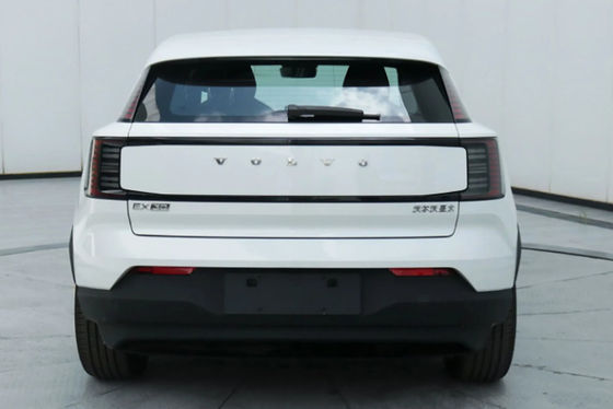 SUV Listrik Volvo Kecil dan EV Jarak Jauh di Volvo EX30 Berjalan