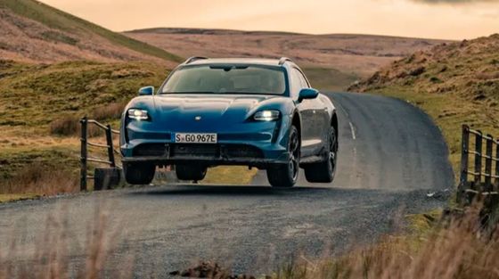Kendaraan listrik tercepat yang paling lengkap - Porsche Taycan cross Turismo kecepatan maksimum 220km/jam Mobil energi baru
