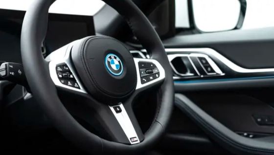Baru dan all-wheel drive di BMW i4 dual motor listrik power& hatchback bagasi tersedia