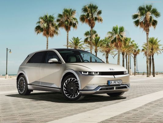 keluarga baru mobil listrik dari Hyundai Ioniq5 menawan, desain futuristik dengan jangkauan 430km