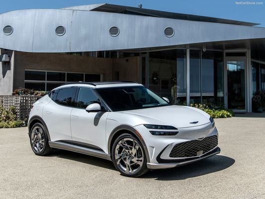 Genesis GV60 Upmarket All Electric Family Car Dengan Baterai 76.4kwh 350Nm Of Torque Model Boost & Drift