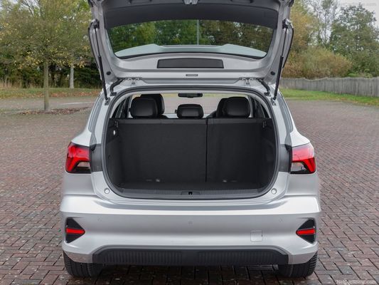 Berlokasi nyaman semua mobil listrik di MG 5 EV dengan jangkauan 344km dan kemampuan super pengisian daya