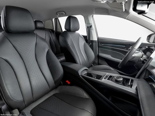 Berlokasi nyaman semua mobil listrik di MG 5 EV dengan jangkauan 344km dan kemampuan super pengisian daya