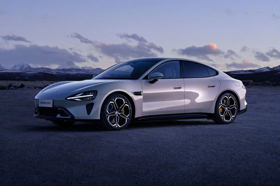 Brand New Xiaomi SU7 Sedan 475kW Atau 664bhp Kekuatan 165mph Kendaraan Energi Baru