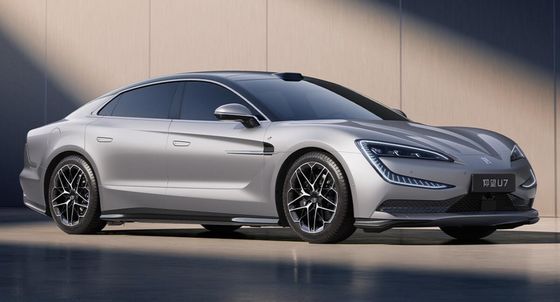 PRESALE 2024 Mobil EV Baru BYD Yangwang U7 Sedan Ketahanan Angin Of Cd 0.195 240Kw Daya Motor