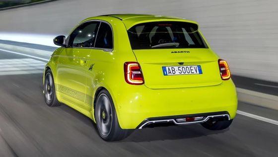 Cute dan Sporty di Abarth 500e Hot Hatchback Mobil Listrik Seperti Menyenangkan Seperti Bensin 152P.S Motor Power
