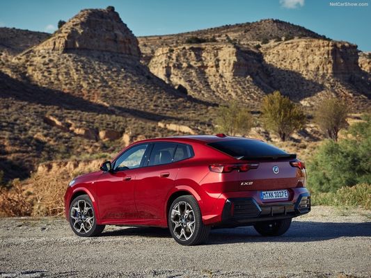 Hot Sale Long Range Electric Car 2024 untuk BMW IX2 449Km High Speed Auto mobil energi baru