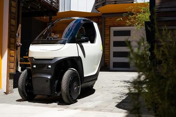 Mini ev car @ Nimbus One A kompak, etrike miring mampu kecepatan hingga 50mph w / baterai jangkauan untuk perjalanan perkotaan