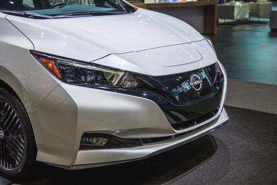 bensin-bebas dengan jangkauan 180 mil untuk perjalanan lokal di 2024 Nissan Leaf S hatchback mobil energi baru