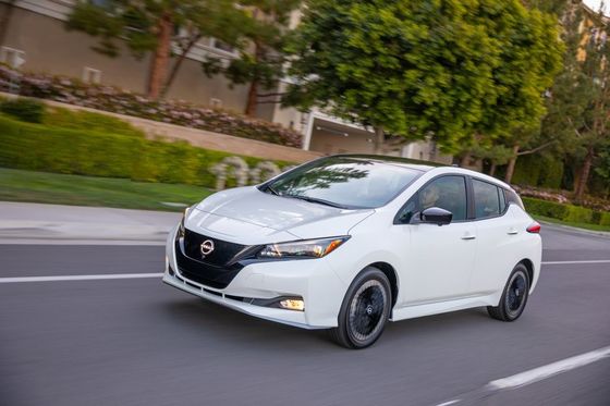 bensin-bebas dengan jangkauan 180 mil untuk perjalanan lokal di 2024 Nissan Leaf S hatchback mobil energi baru