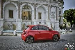 2024 FIAT 500e FWD Mobil listrik mini baterai 42kwh dengan kecepatan tertinggi 94mph