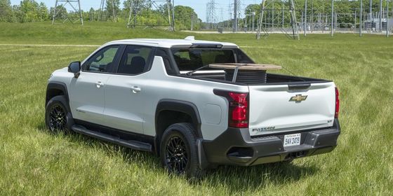 pickup energi baru 2024 Chevrolet Silverado EV dengan 450 mil EPA jangkauan mengesankan bekerja pada 10000 lb kapasitas penarik