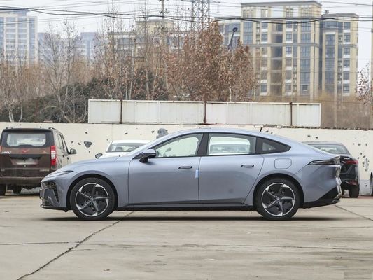 2024 Pure Electric Hatchback Dongfeng eπ 007 Mobil listrik Dengan jangkauan 530km