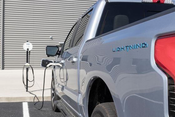 mobil listrik Ford F-150 Pencahayaan pickup listrik murni dengan jangkauan besar dan penyimpanan besar
